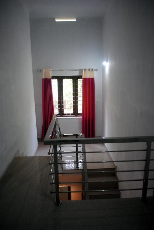 Nice Villa Irimbranallur エクステリア 写真