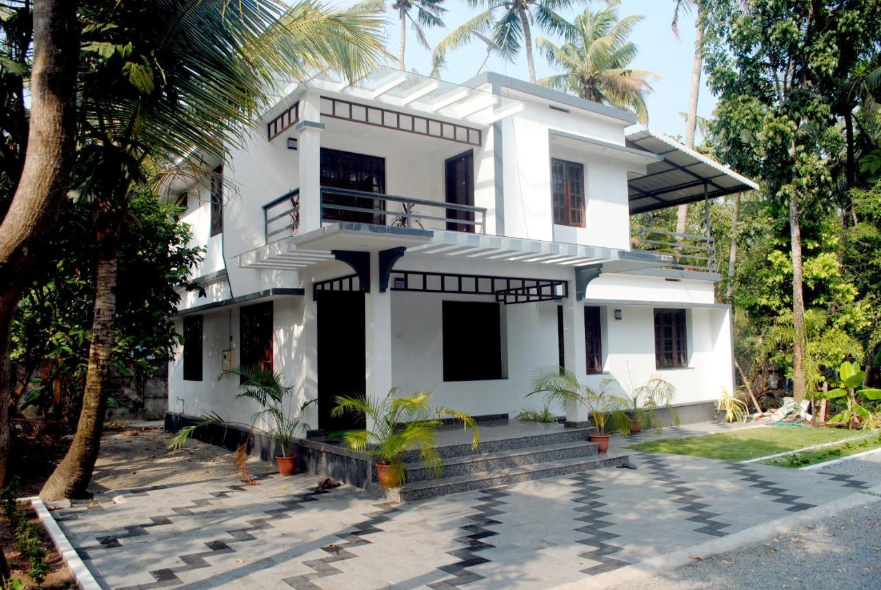 Nice Villa Irimbranallur エクステリア 写真